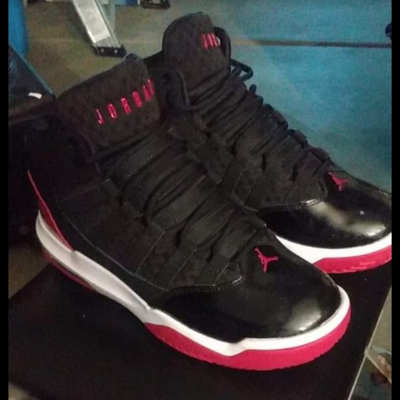 Size 6 jordans - Picture 2 of 3